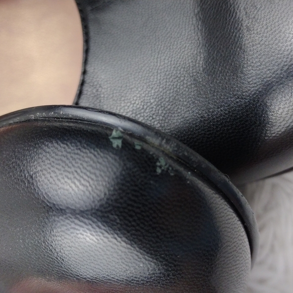 Enzo Angiolini Black Leather Upper Round Toe Mid Heel Buckled Mary Jane Shoe - Picture 15 of 16